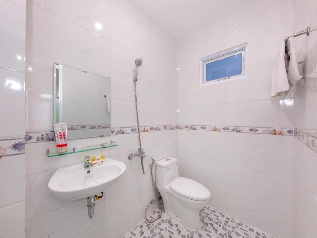 Oyo 898 Phuong Thao Hotel Nha Trang Exteriör bild